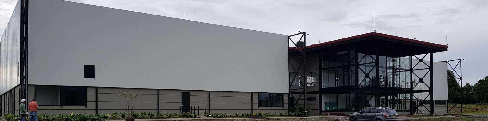 Bodega agroindustrial Colnatu, La Tebaida, Quindío: estructura metálica de GVS Construcciones