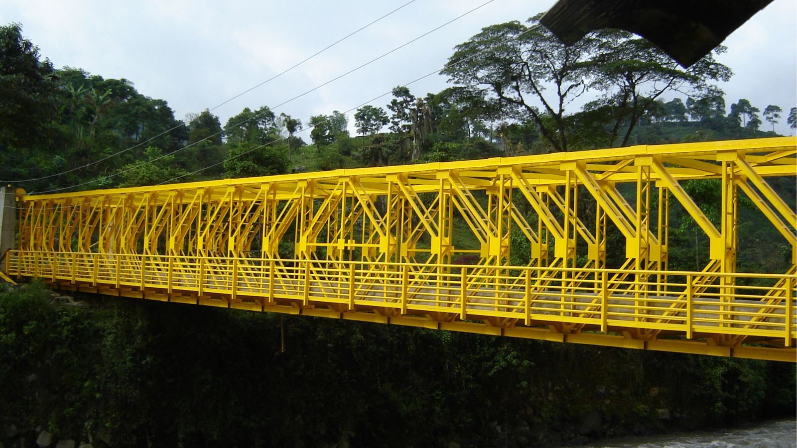 Puente vehicular Chinchiná, Chinchiná, Caldas: estructura metálica de GVS Construcciones